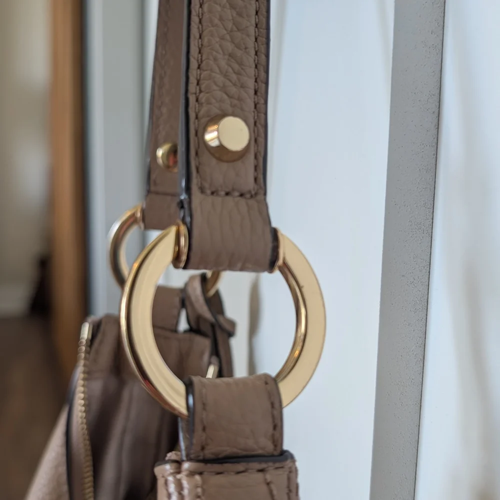 Michael Kors Tan Leather Shoulder Bag - Picture 3 of 7